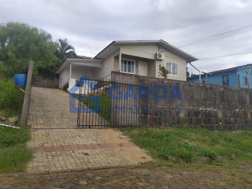 tima casa bem localizada prximo do hospital e do centro.