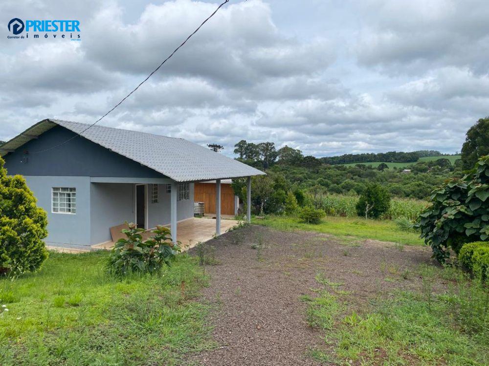 Linda chácara localizada na Linha Gralha Azul