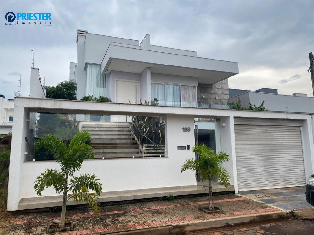 Casa alto padrão á venda no bairro São Cristóvão 