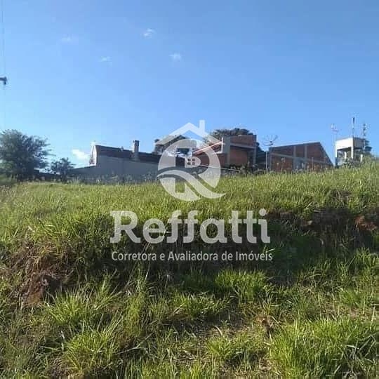 Um ótimo Terreno de esquina, lugar previlegiado com uma bela vista.