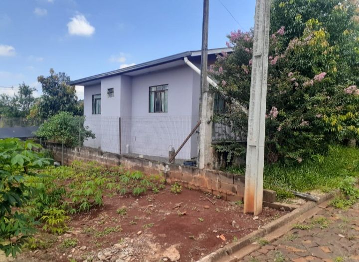 Vende-se casa localizada no Bairro Cooperativa