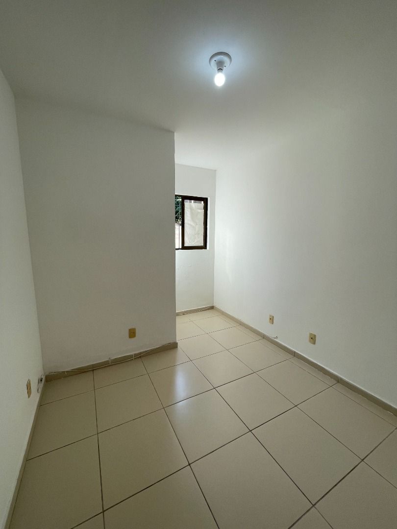 Apartamento com 2 dormitórios à venda, 54 m² por R$ 230.000,00...