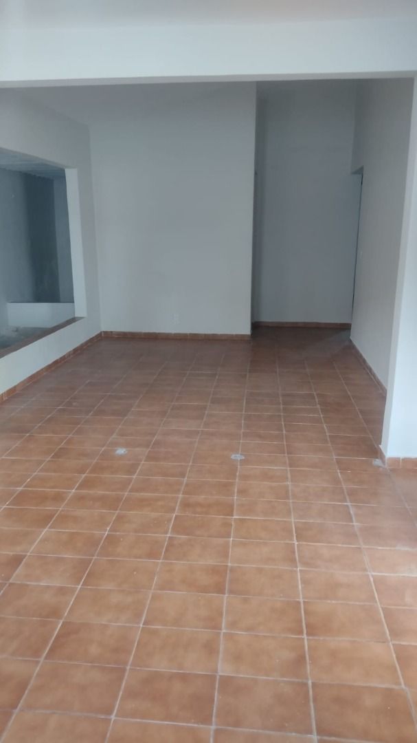 Casa com 3 dormitórios à venda por R$ 650.000,00 - Bancários -...