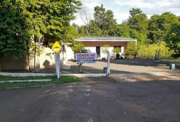 Vende-se Casa com peça Comercial (Bar) atrás do Posto Sol Nascente
