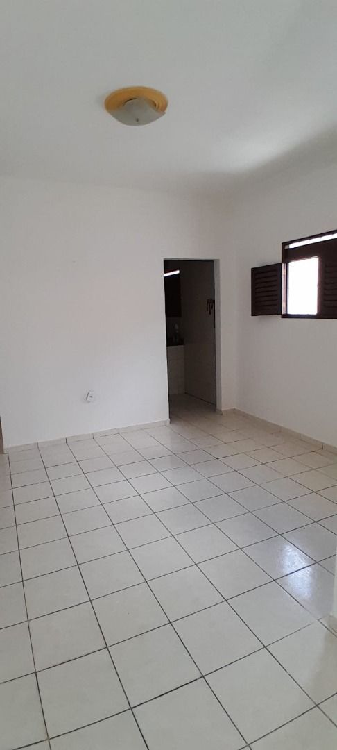 Casa com 3 dormitórios à venda, 130 m² por R$ 390.000,00 - Ern...