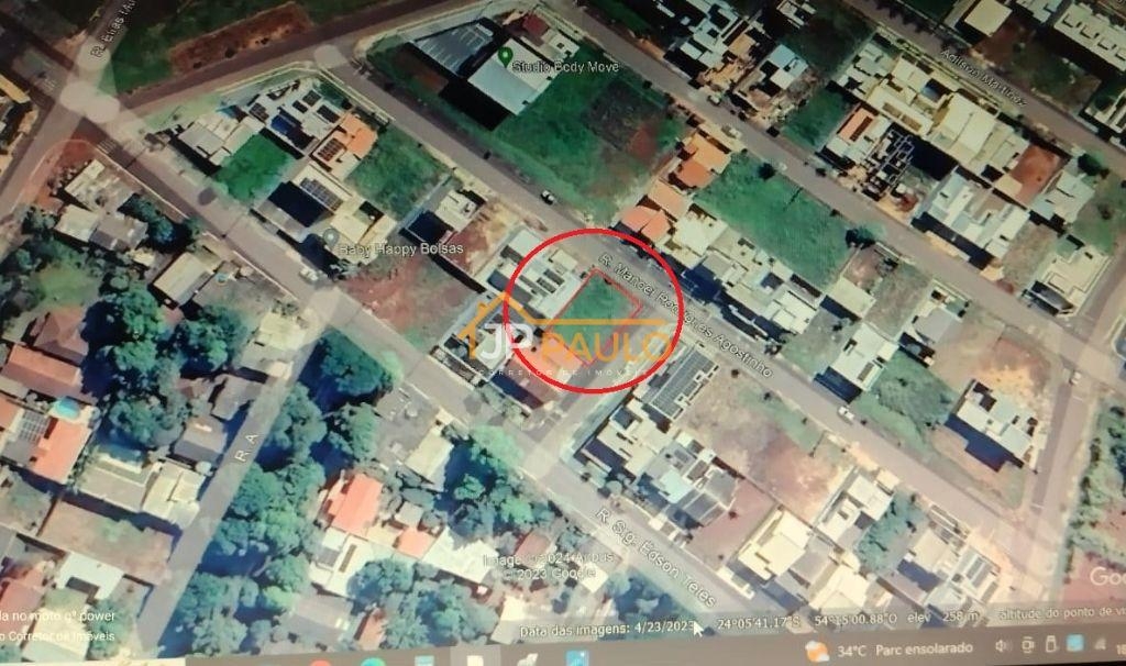 Terreno de esquina residencial