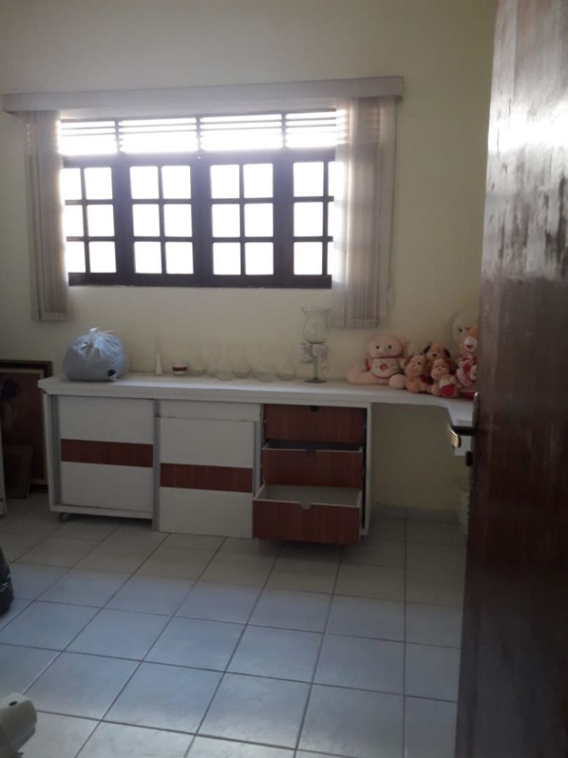 Casa com 3 dormitórios à venda, 1 m² por R$ 380.000,00 - Ernes...