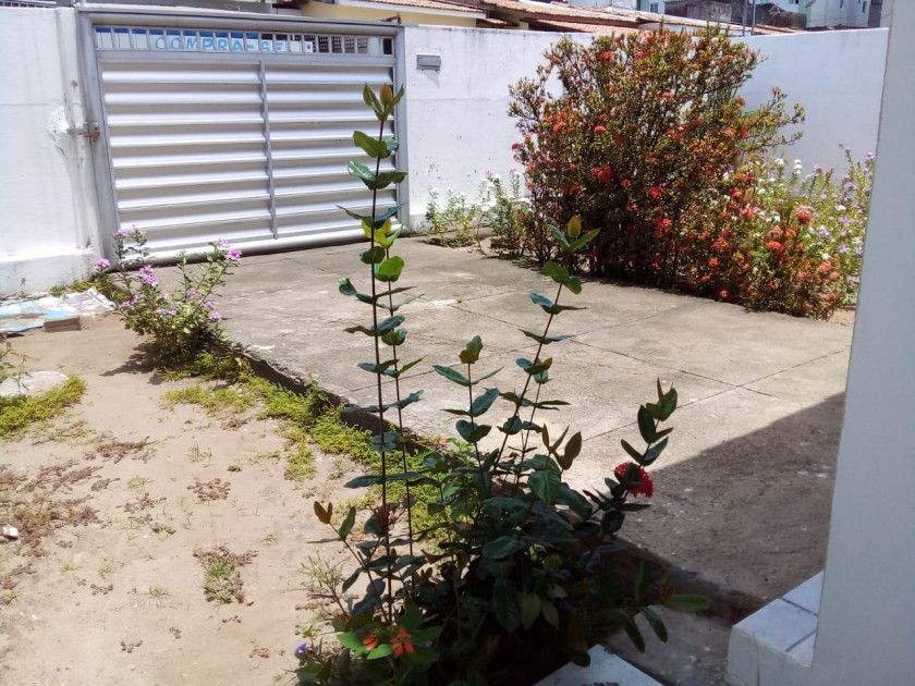 Casa com 3 dormitórios à venda, 150 m² por R$ 300.000,00 - Ern...