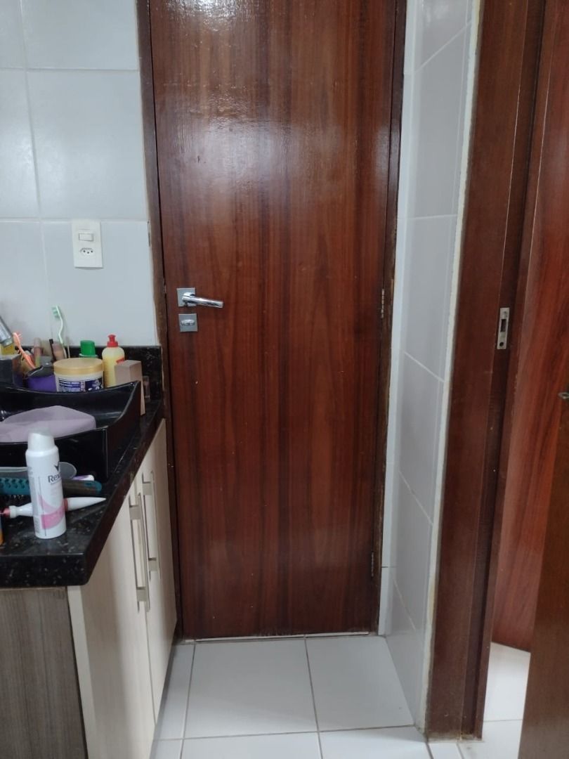 Apartamento com 2 dormitórios à venda, 78 m² por R$ 190.000 - ...