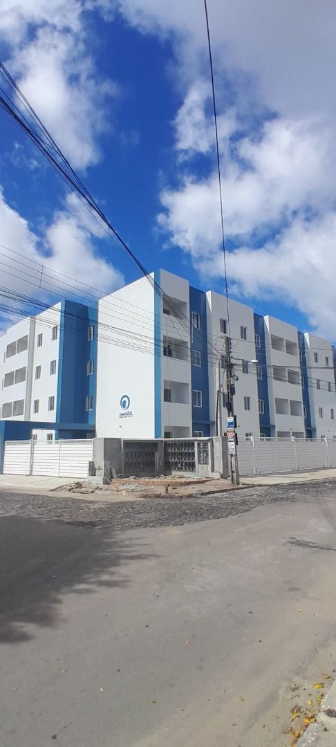 Apartamento com 2 dormitórios à venda por R$ 169.900,00 - João...