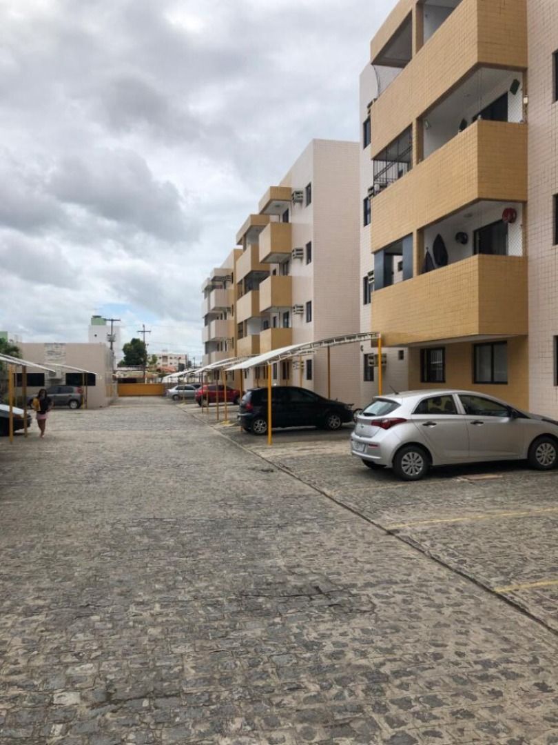 Apartamento com 2 dormitórios à venda, 56 m² por R$ 150.000,00...