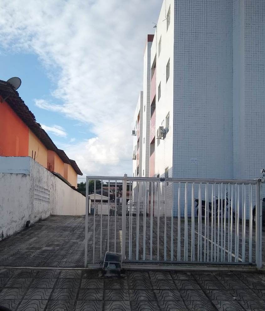 Apartamento com 2 dormitórios à venda, 47 m² por R$ 130.000,00...