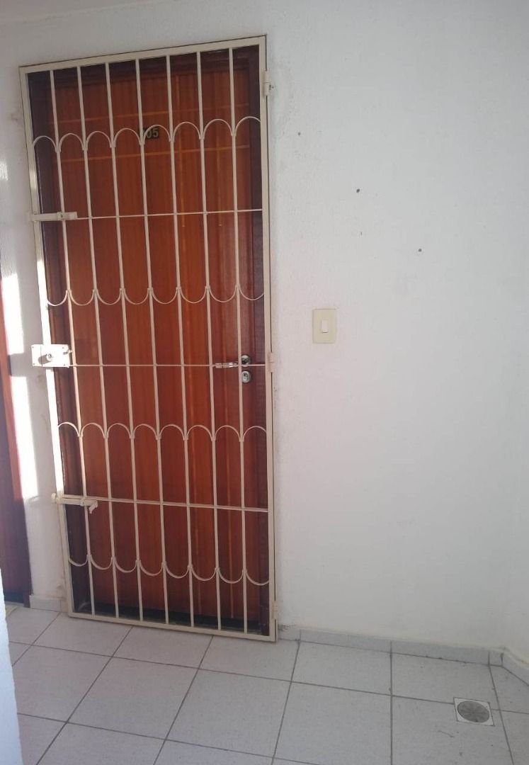 Apartamento com 2 dormitórios à venda, 47 m² por R$ 130.000,00...