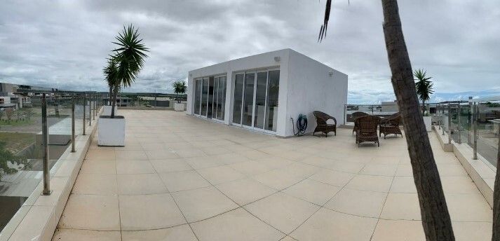 Casa com 4 dormitórios à venda, 370 m² por R$ 2.300.000,00 - L...