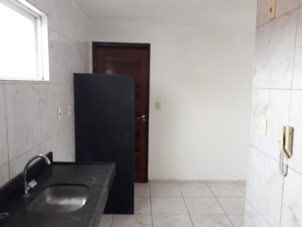 Apartamento com 3 quartos, à venda por R$ 185.000- Cristo Rede...