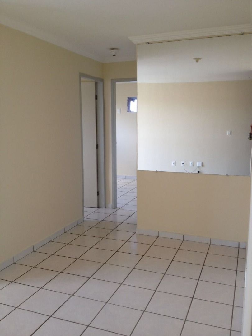 Apartamento com 2 dormitórios à venda por R$ 225.000 - Cristo ...