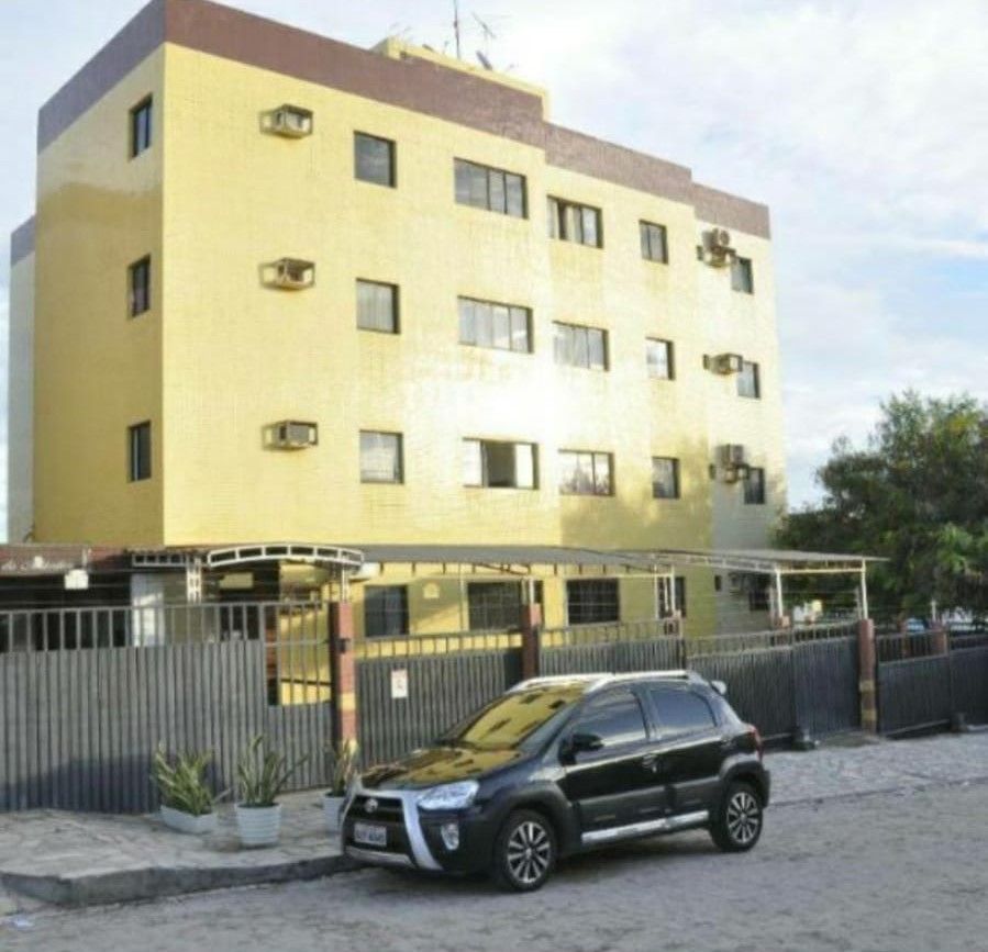 Apartamento com 2 dormitórios à venda, 62 m² por R$ 210.000 - ...