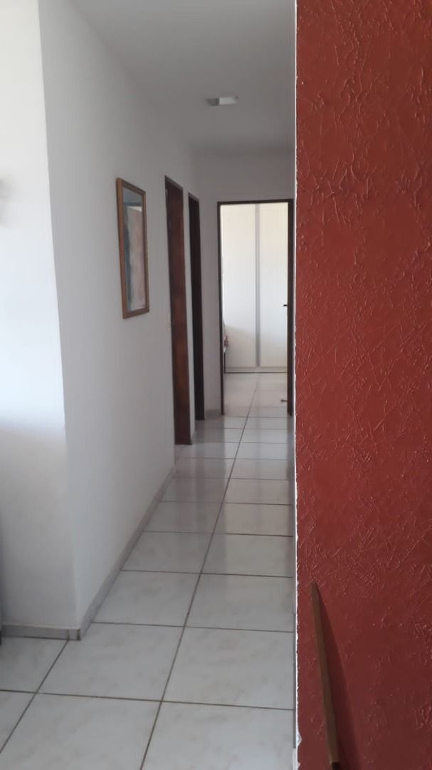 Apartamento com 2 dormitórios à venda, 62 m² por R$ 210.000 - ...