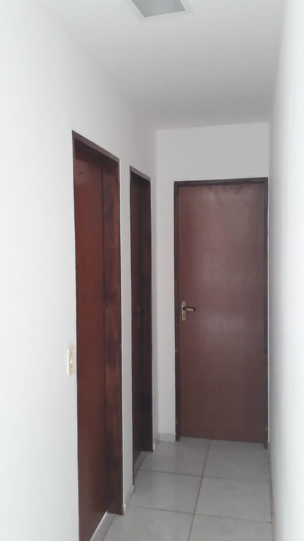 Apartamento com 2 dormitórios à venda, 62 m² por R$ 210.000 - ...