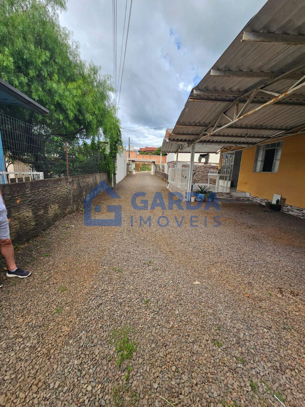 Ampla casa na Rio de Janeiro em So Loureno