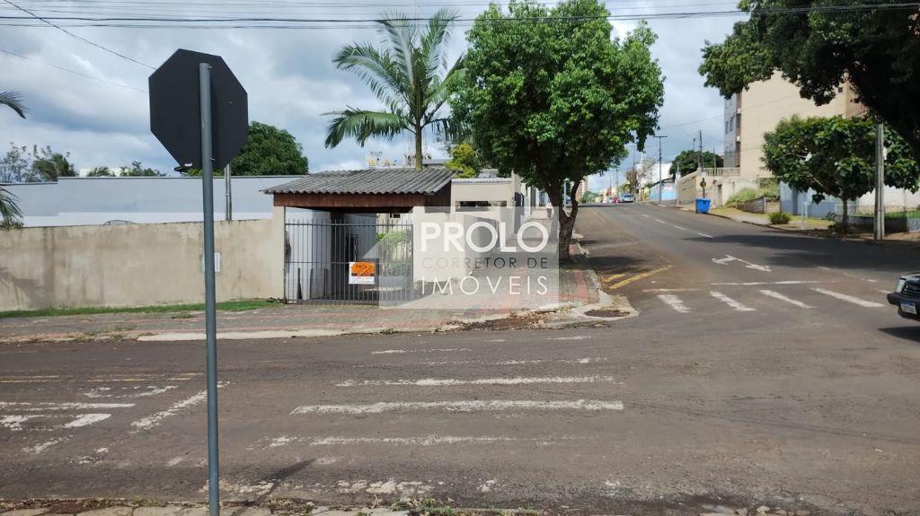 CASA DE ESQUINA / LOTE COMERCIAL, RUA CURITIBA.