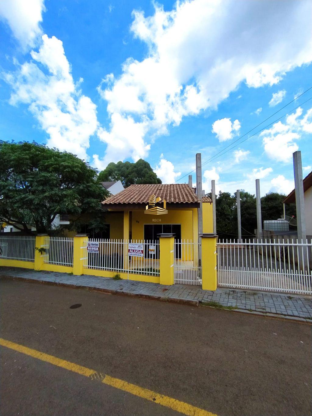 CASA LOCALIZADA NO BAIRRO SÃO FRANCISCO