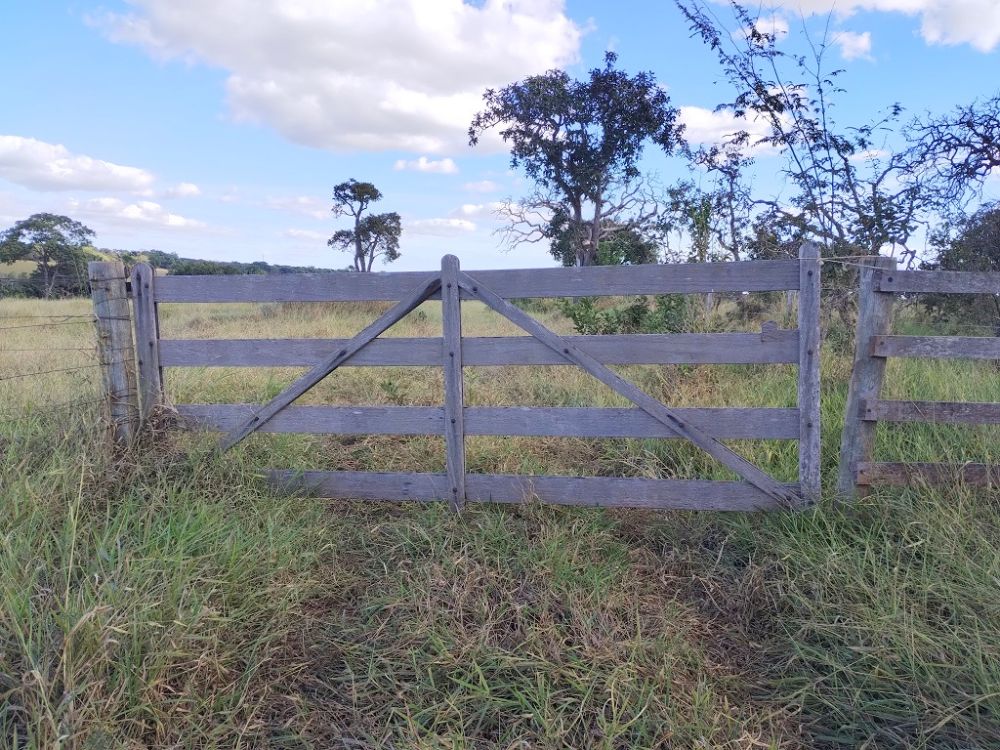 Chácara 2,0 hectares com água corrente, 18 km de Uberlândia MG.