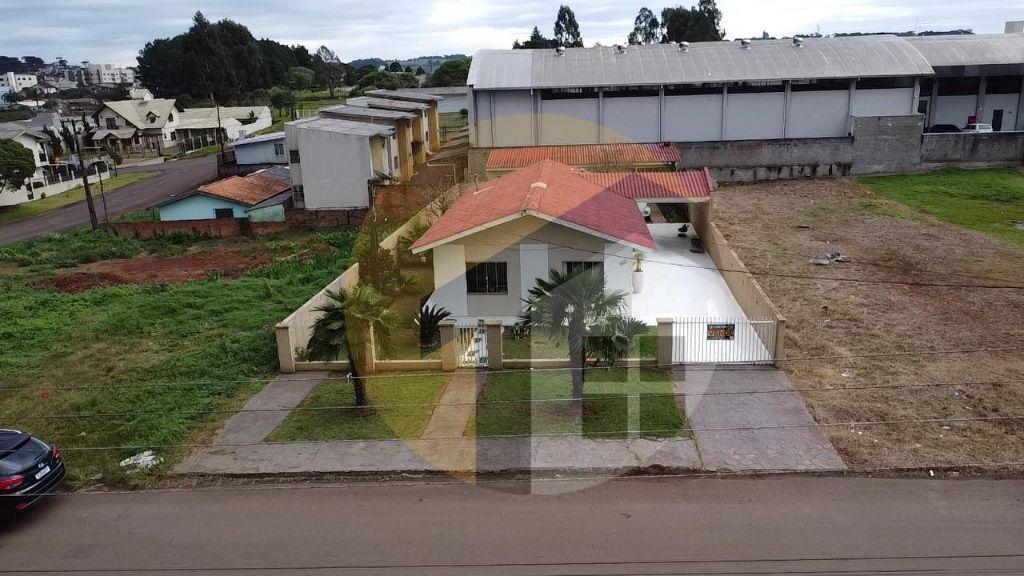 VENDE-SE LINDA CASA, ÓTIMA LOCALIZAÇÃO 