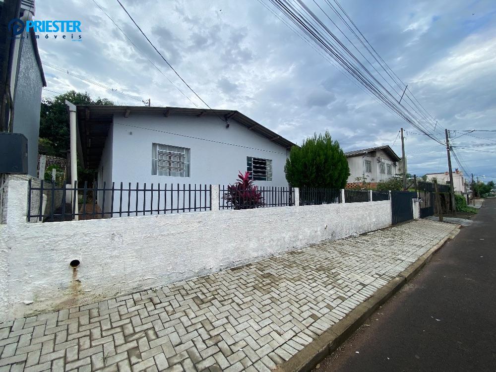  Vende-se Casa Duplex com Duas Moradias no Bairro Cristo Rei 