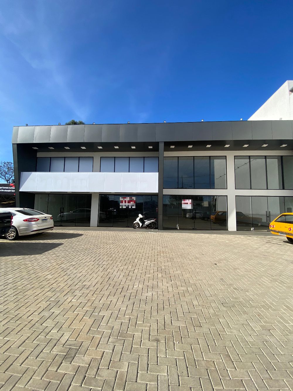 SALA COMERCIAL NOVA DISPONÍVEL PARA LOCAÇÃO