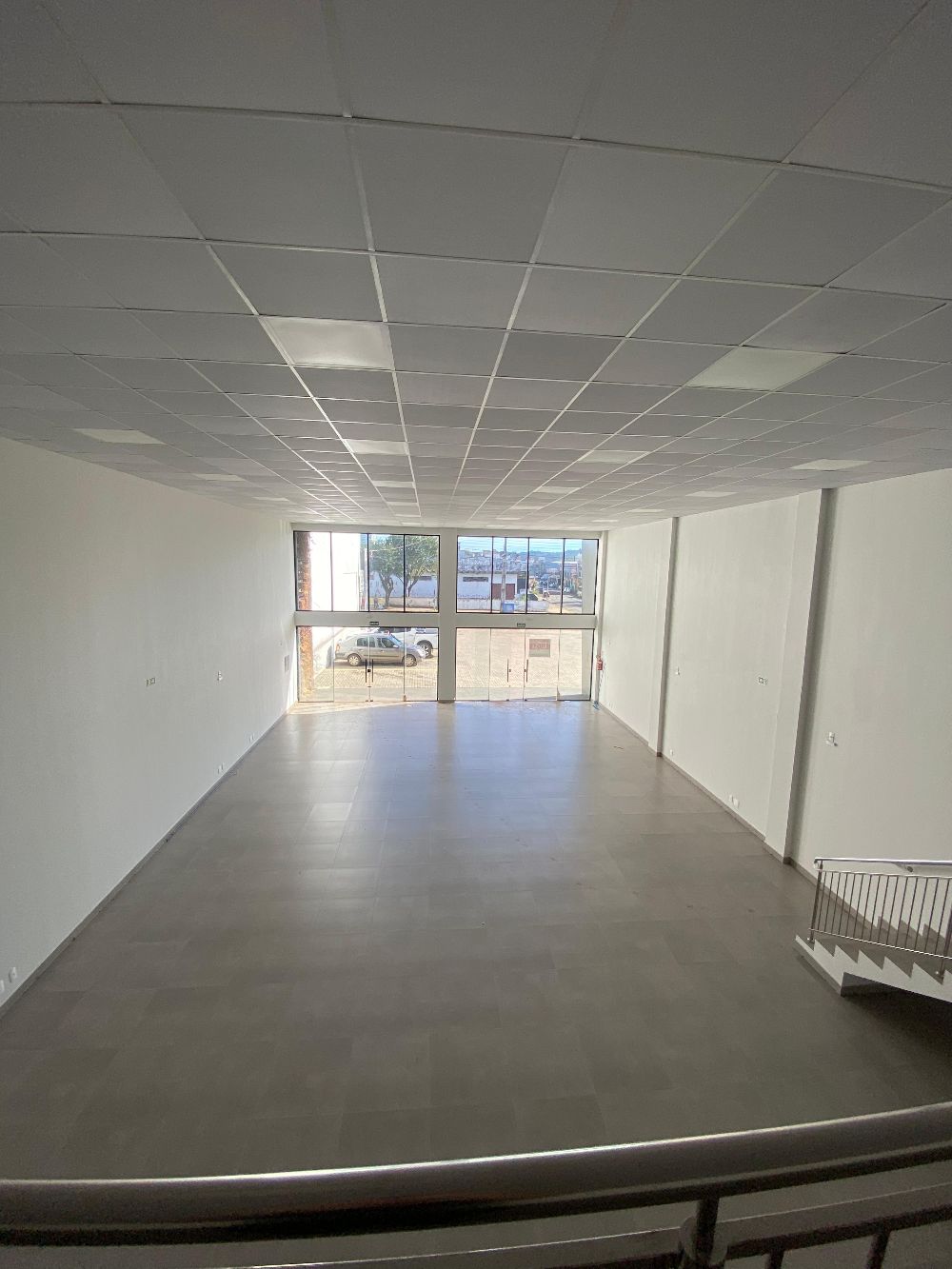 SALA COMERCIAL NOVA DISPONÍVEL PARA LOCAÇÃO