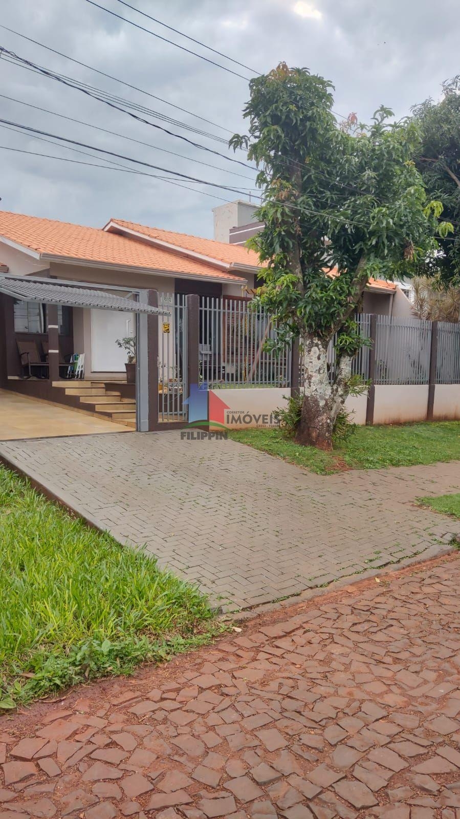 CASA COM LOTE DE 520 M.