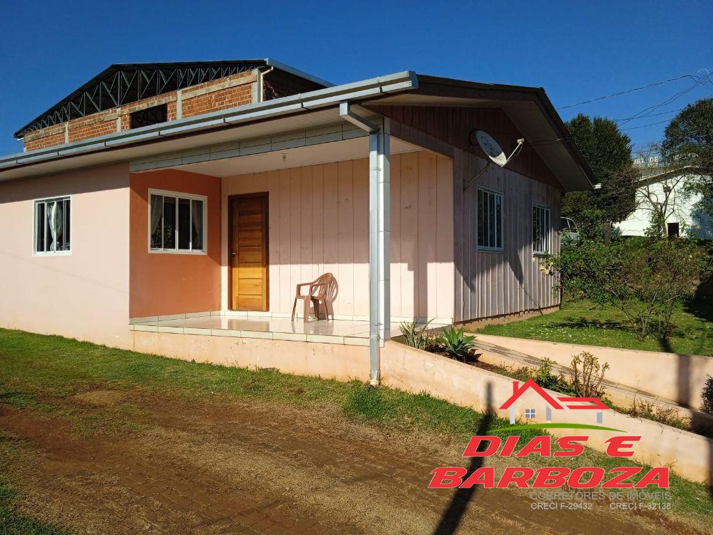 Lote de 800m com 2 casas mistas de 100m cada, localizado no Centro de Pinhal d