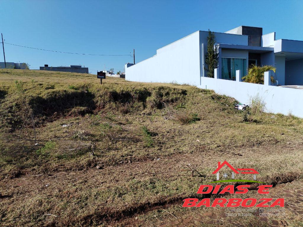 Lote de 300m, localizado no Loteamento Furlan em Ampre. 