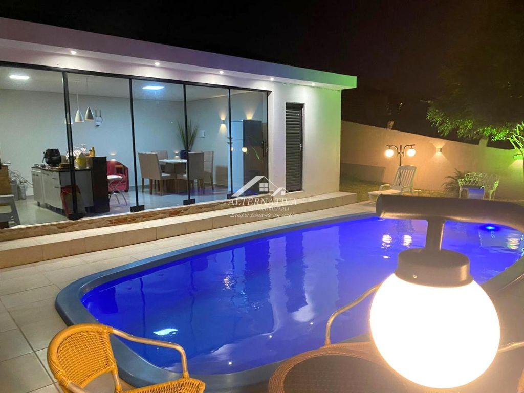 CASA COM PISCINA 