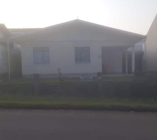 Vende-se Casa Localizada no Bairro Parque Verde