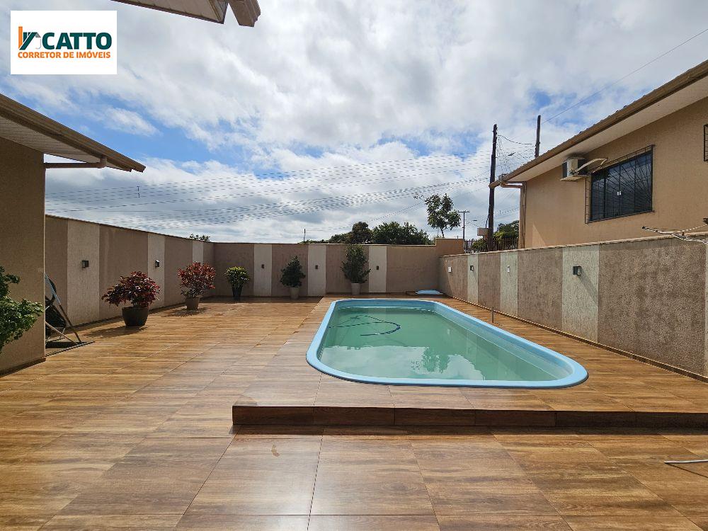 EXCELENTE OPORTUNIDADE: CASA COM PISCINA  NO  CENTRO PROX. POSTO TITON