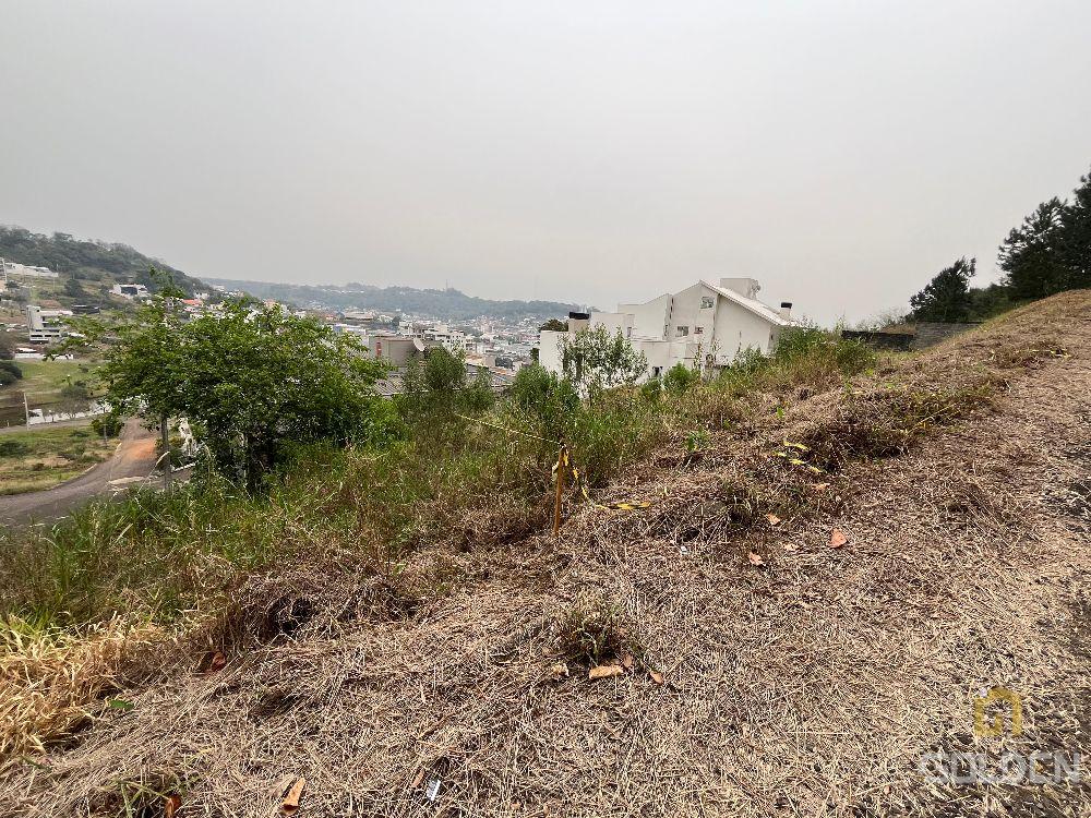 TERRENO COM VISTA PRIVILEGIADA EM REGIÃO NOBRE DA CIDADE