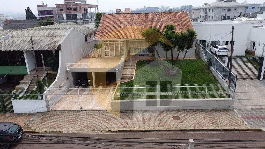 VENDE-SE CASA, ÓTIMA LOCALIZAÇÃO