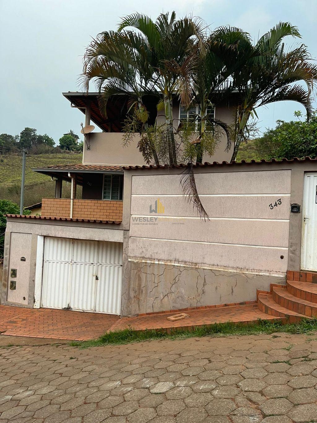 CASA COM 3 PAVIMENTOS