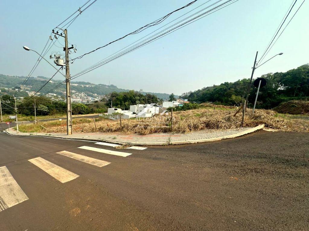 TERRENO DE ESQUINA NO LOTEAMENTO PERIN 