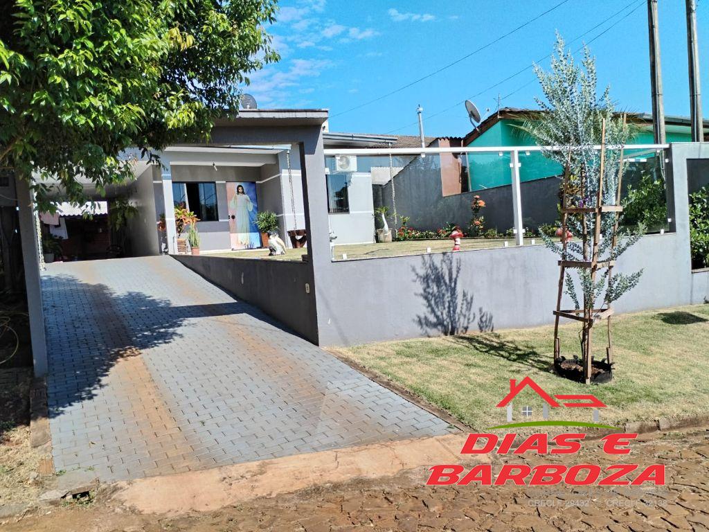 Lote de 240m com casa em alvenaria de 110m, localizado no Loteamento Oliveira 