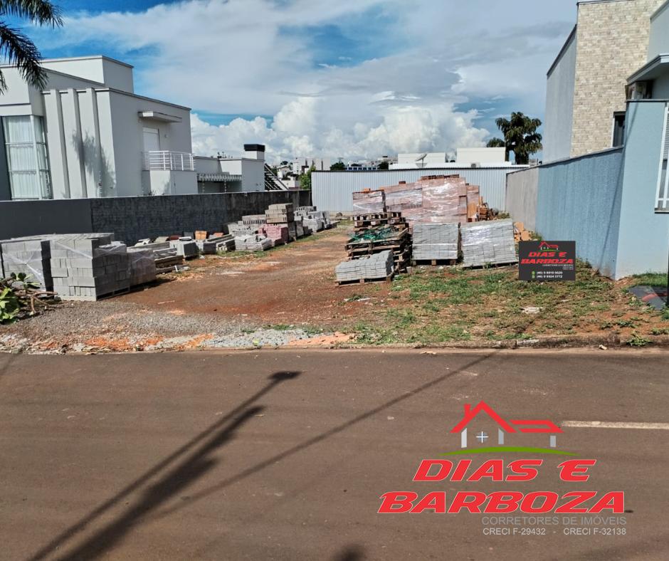 Lote de 525m, localizado no Bairro Nossa Senhora das Graas em Ampre. 