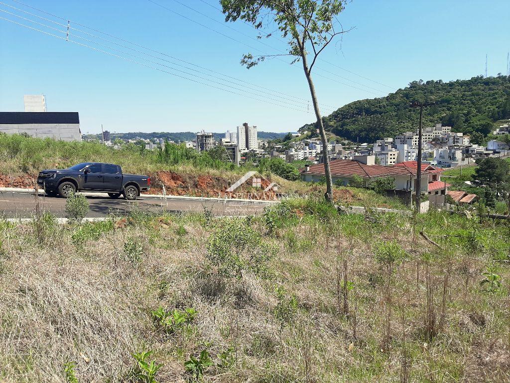 TERRENO NO BAIRRO INDUSTRIAL 450M