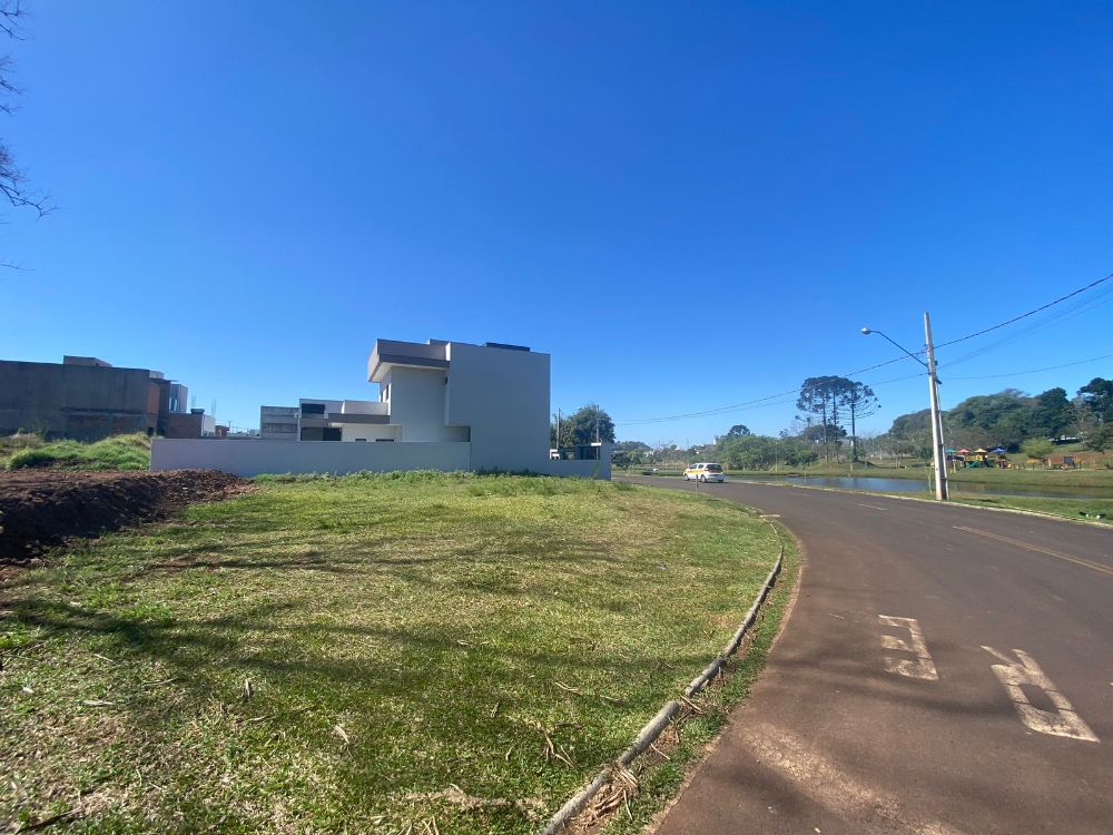 TERRENO DE ESQUINA DE FRENTE PARA O LAGO DO PINHEIRINHO