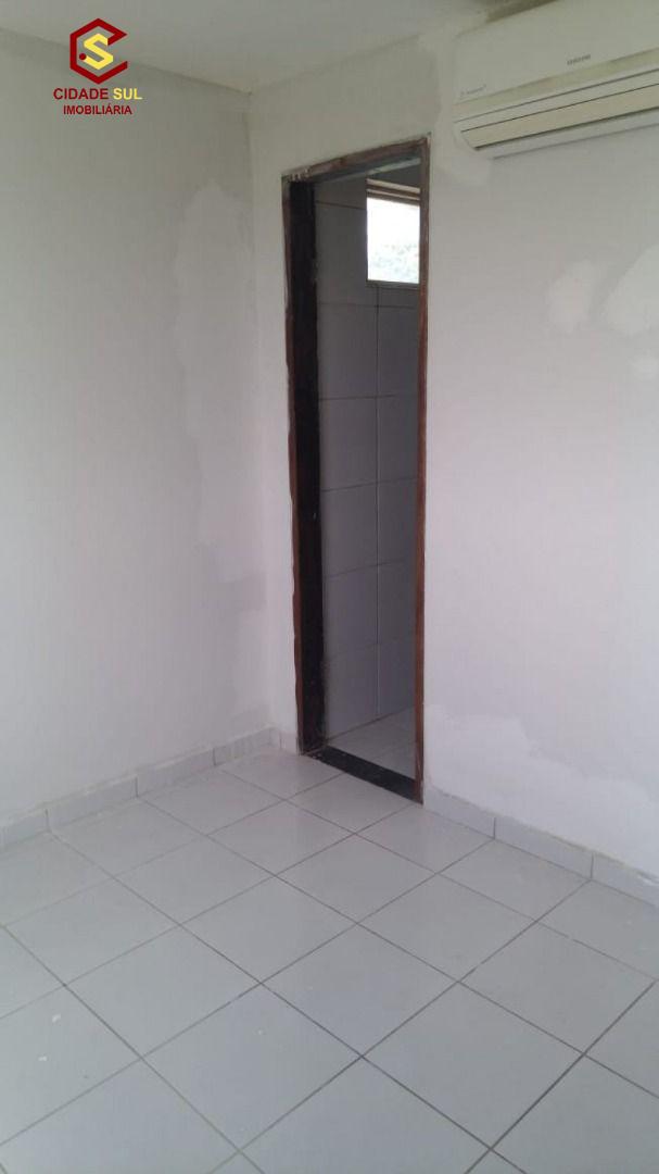 Apartamento com 3 dormitórios à venda por R$ 110.000,00 - Cuiá...