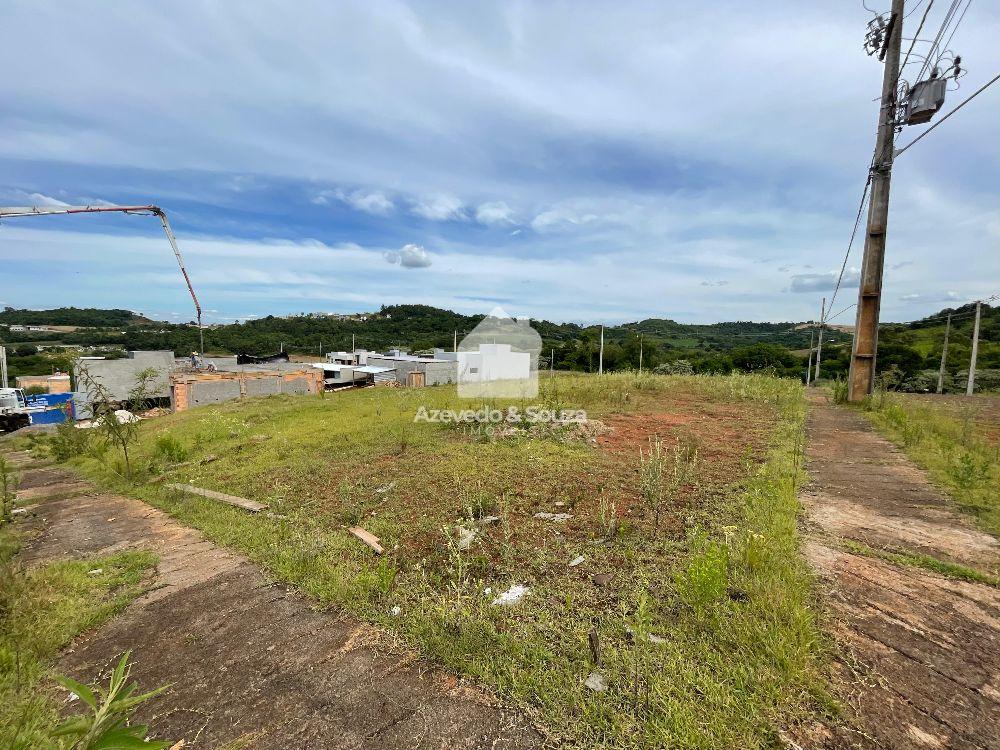 TERRENO DE ESQUINA NO LOTEAMENTO VILA MARINI