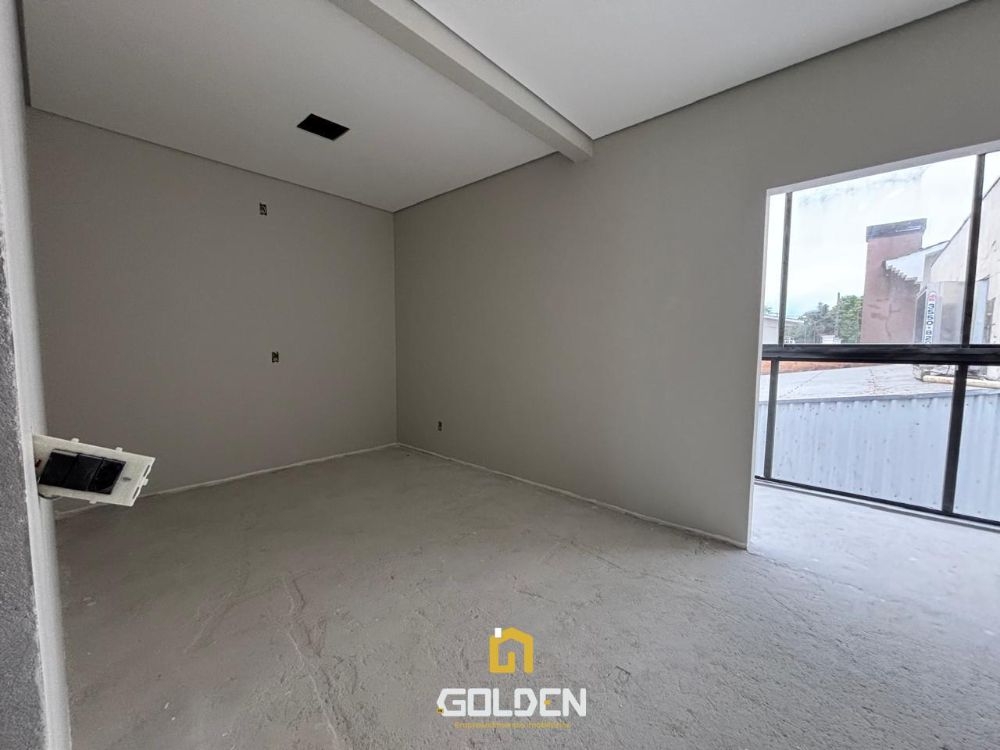 SOBRADO EM ÓTIMA LOCALIZAÇÃO NO BAIRRO JD. SEMINÁRIO