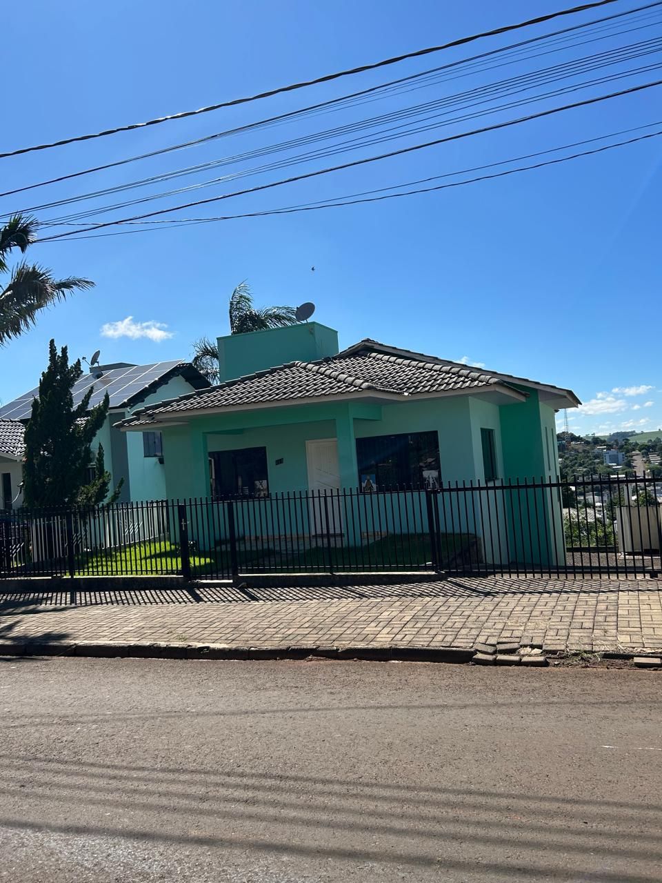 LINDA CASA EM ALVENARIA COM VISTA PRIVILEGIADA DA CIDADE