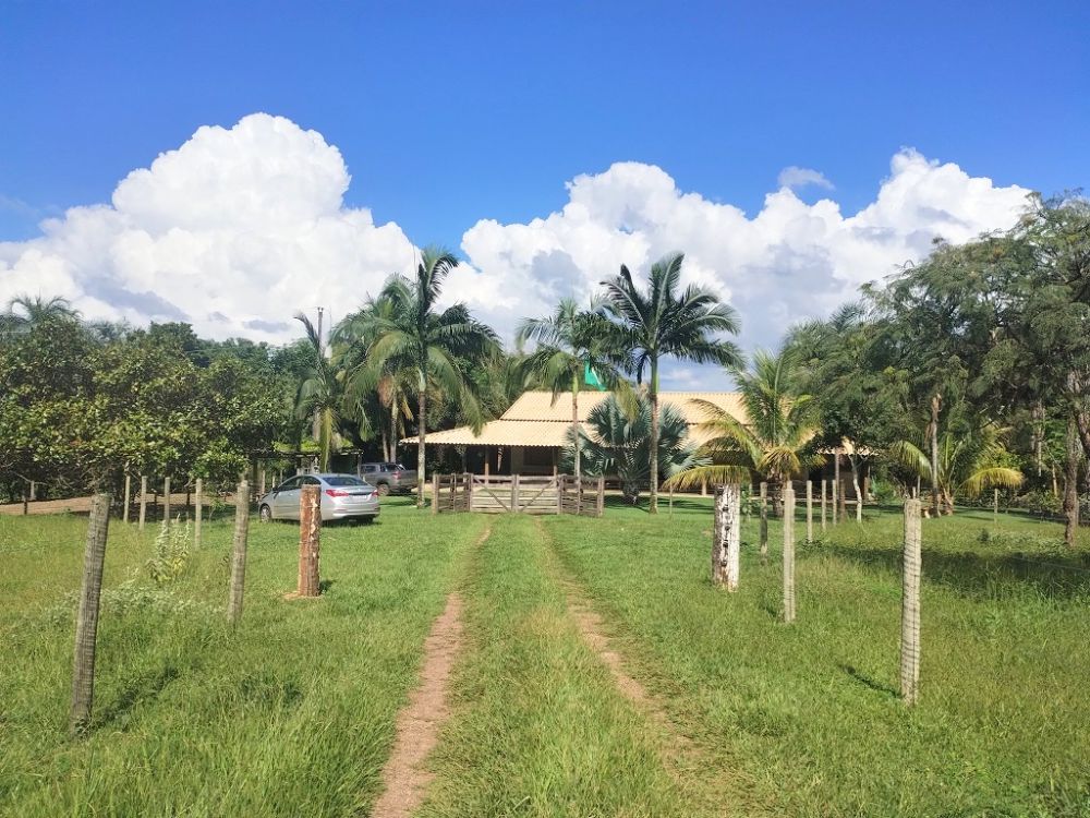 Sítio 2,0 hectares, muita água, 10 km Uberlândia.